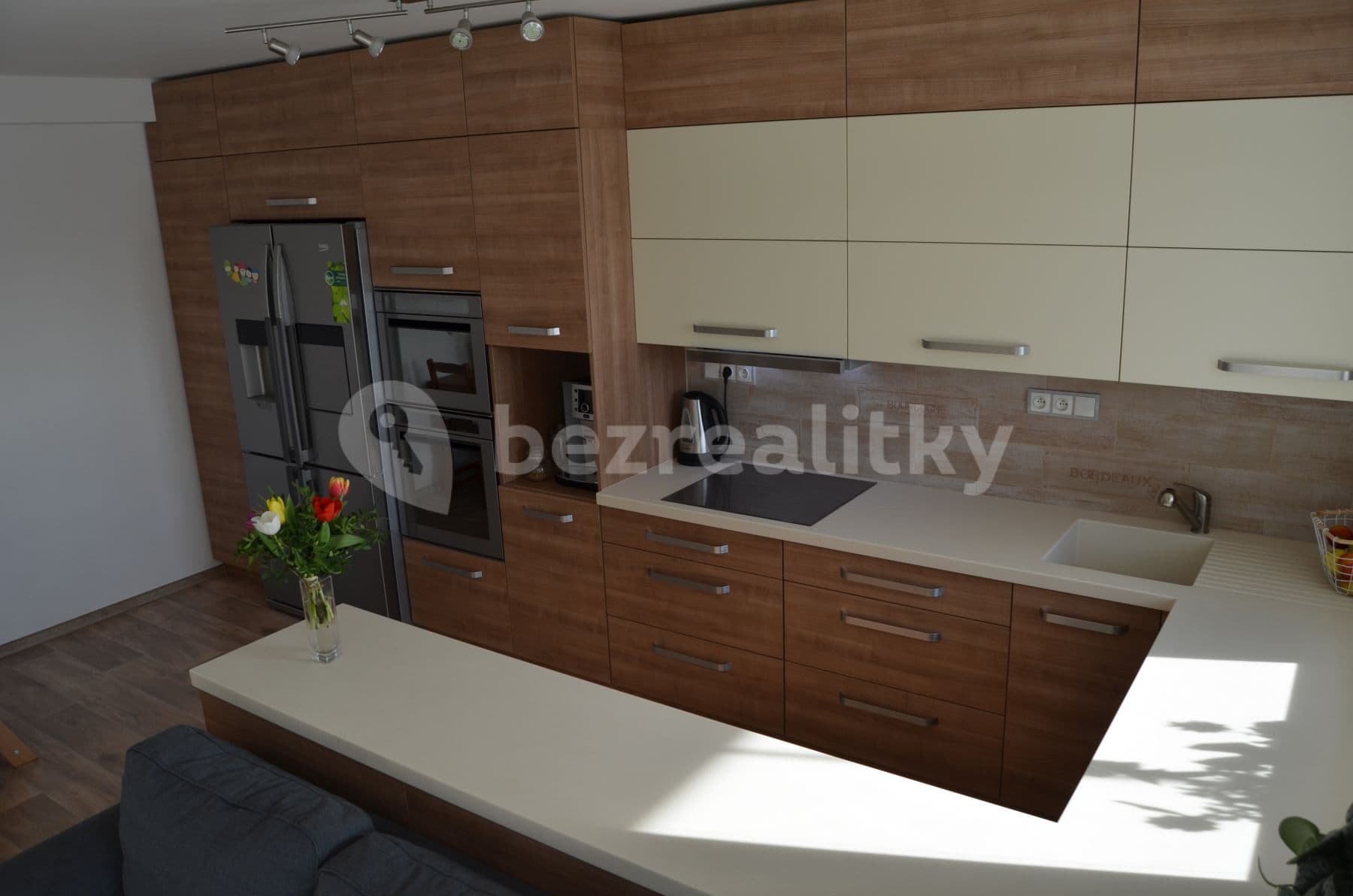 Prenájom bytu 4-izbový 100 m², Barunčina, Praha, Praha Prenájom bytu 4-izbový 100 m², Barunčina, Praha, Praha