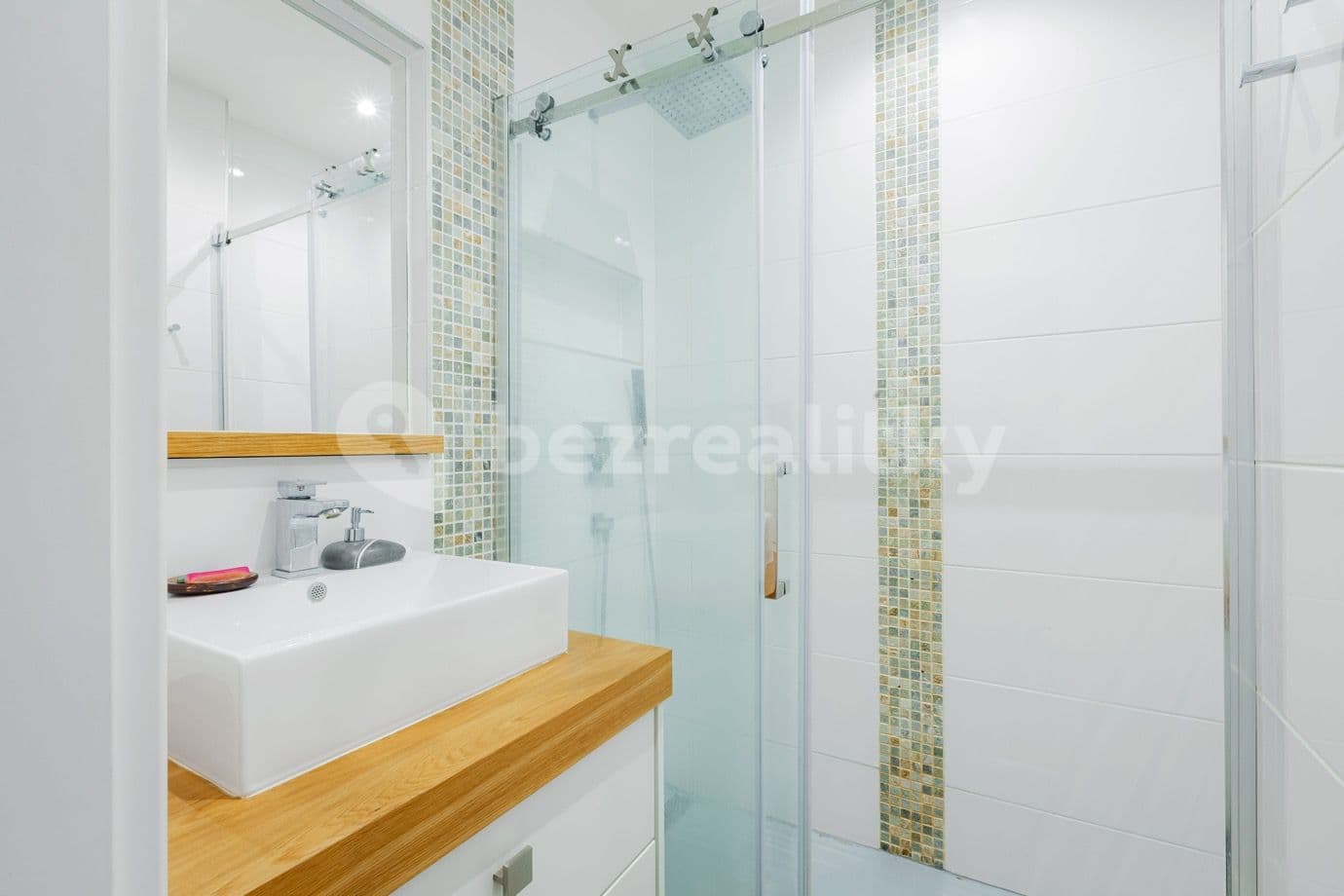 Prenájom bytu 2-izbový 60 m², Jakutská, Praha, Praha Prenájom bytu 2-izbový 60 m², Jakutská, Praha, Praha