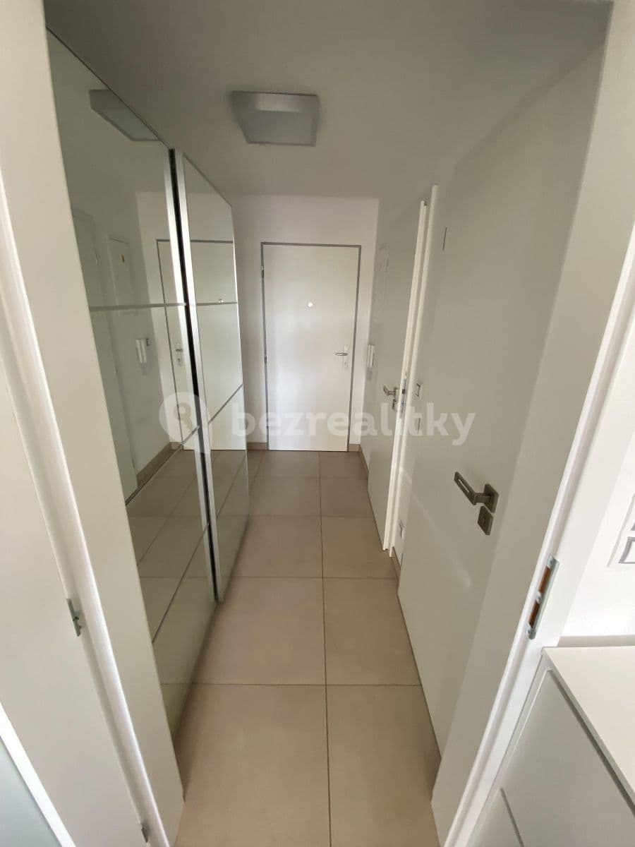 Prenájom bytu 2-izbový 46 m², Višňová, Moravany, Jihomoravský kraj Prenájom bytu 2-izbový 46 m², Višňová, Moravany, Jihomoravský kraj