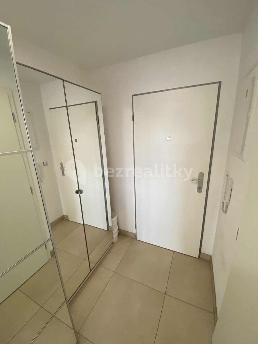 Prenájom bytu 2-izbový 46 m², Višňová, Moravany, Jihomoravský kraj Prenájom bytu 2-izbový 46 m², Višňová, Moravany, Jihomoravský kraj