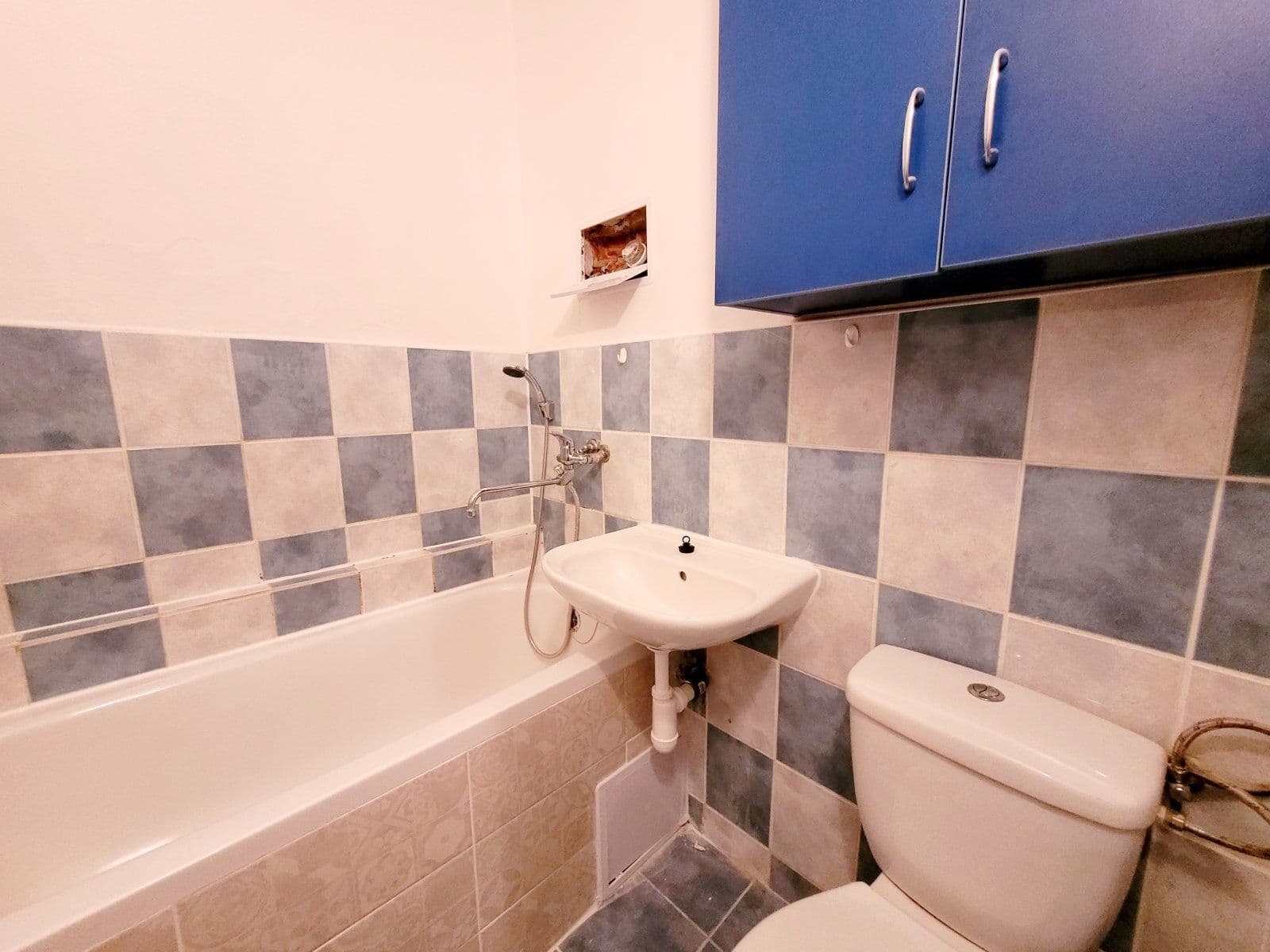 Prenájom bytu 1-izbový 19 m², Hlavní třída, Havířov, Moravskoslezský kraj Prenájom bytu 1-izbový 19 m², Hlavní třída, Havířov, Moravskoslezský kraj