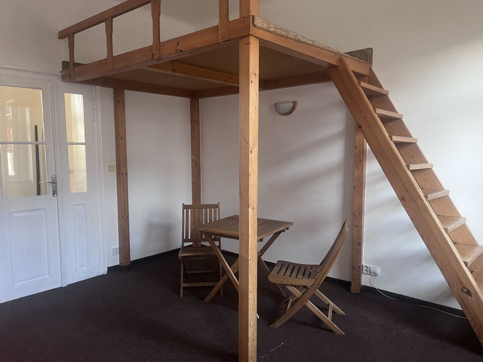 Prenájom bytu 1-izbový 38 m², Komenského, Karlovy Vary, Karlovarský kraj Prenájom bytu 1-izbový 38 m², Komenského, Karlovy Vary, Karlovarský kraj