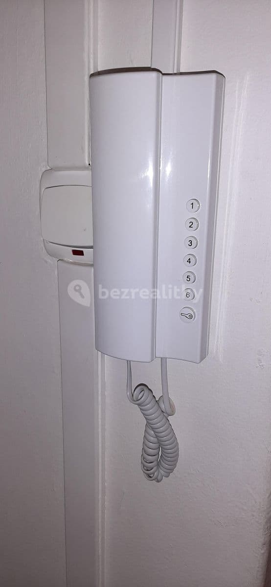 Prenájom bytu 1-izbový 45 m², U Vlastního krbu, Teplice, Ústecký kraj Prenájom bytu 1-izbový 45 m², U Vlastního krbu, Teplice, Ústecký kraj