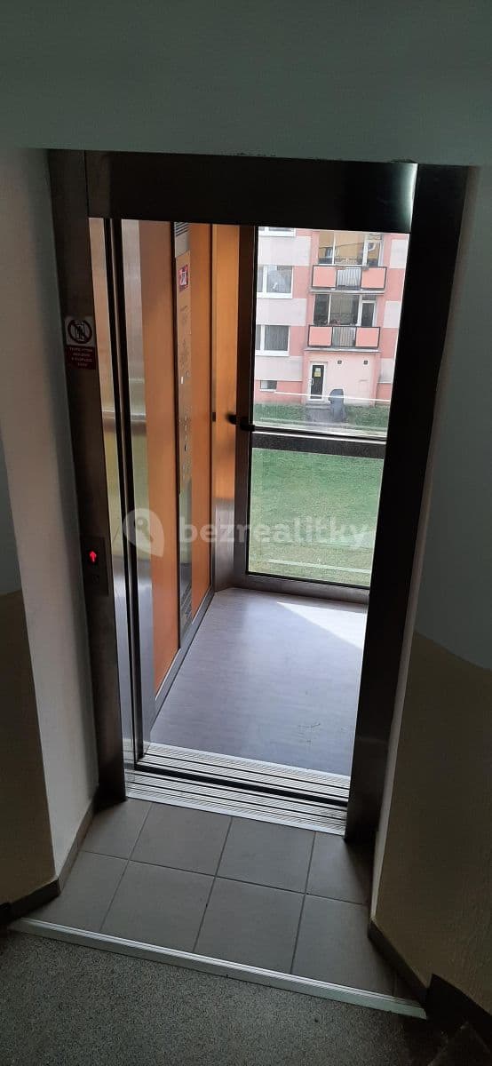 Prenájom bytu 1-izbový 45 m², U Vlastního krbu, Teplice, Ústecký kraj Prenájom bytu 1-izbový 45 m², U Vlastního krbu, Teplice, Ústecký kraj