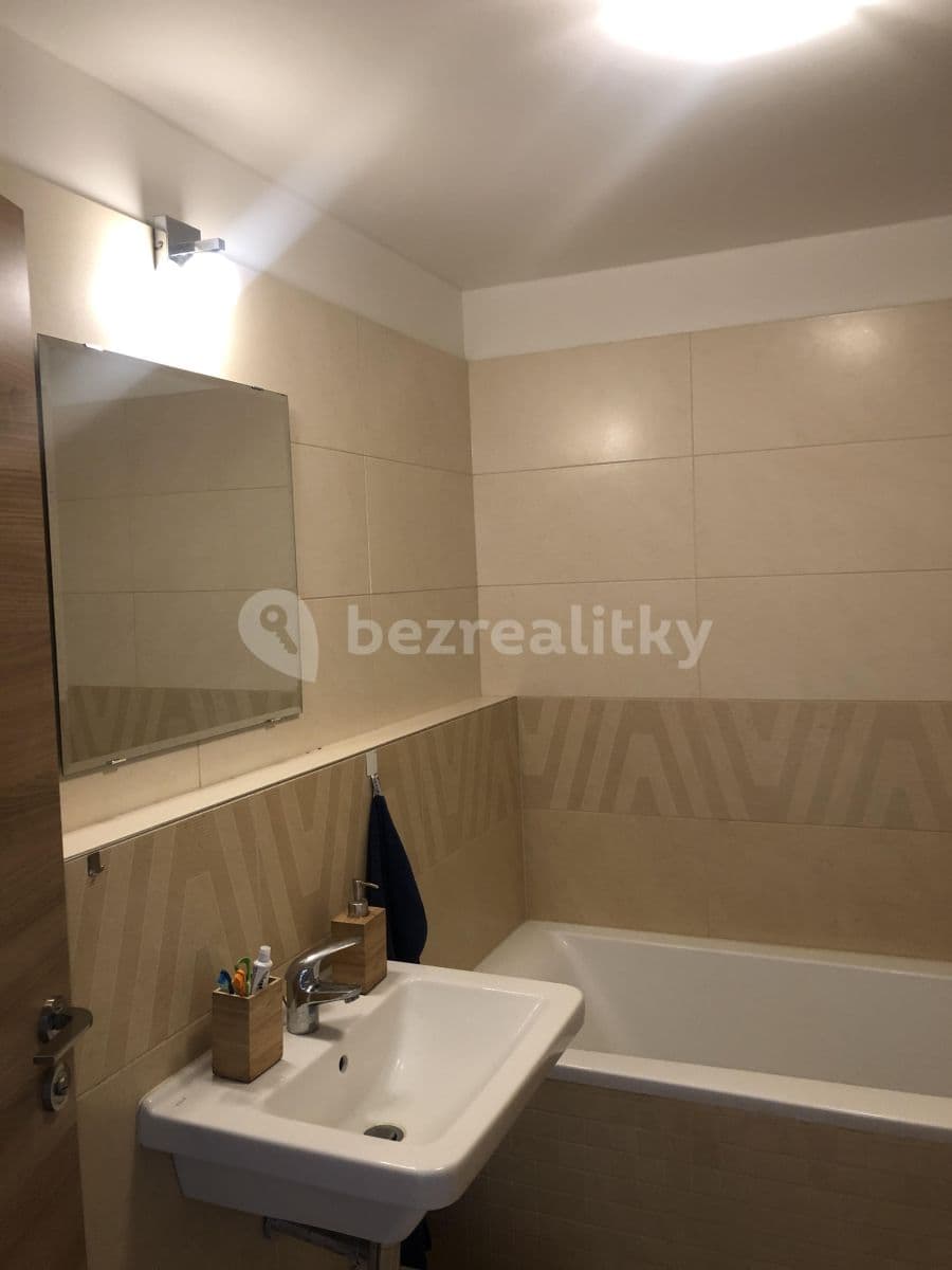 Prenájom bytu 1-izbový 40 m², Modrého, Praha, Praha Prenájom bytu 1-izbový 40 m², Modrého, Praha, Praha