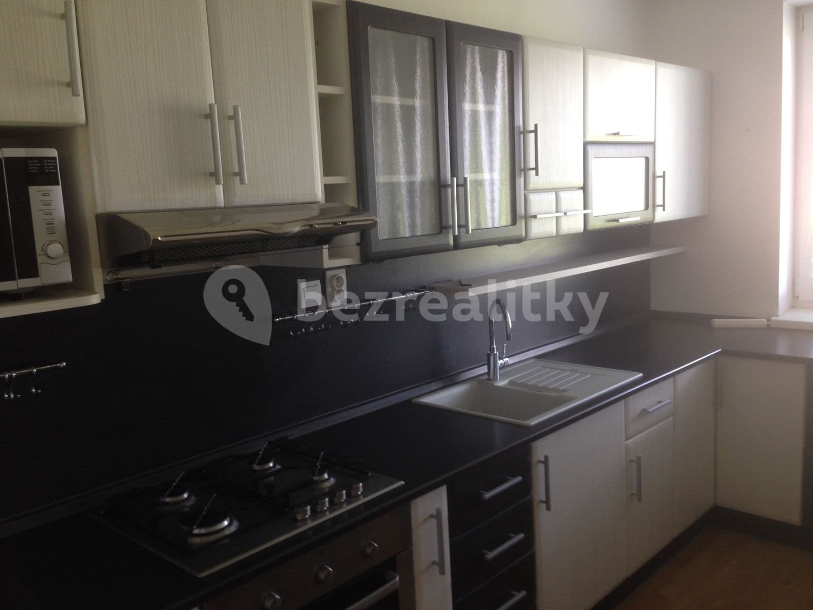 Prenájom bytu 2-izbový 60 m², M. R. Štefánika, Most pri Bratislave, Bratislavský kraj Prenájom bytu 2-izbový 60 m², M. R. Štefánika, Most pri Bratislave, Bratislavský kraj