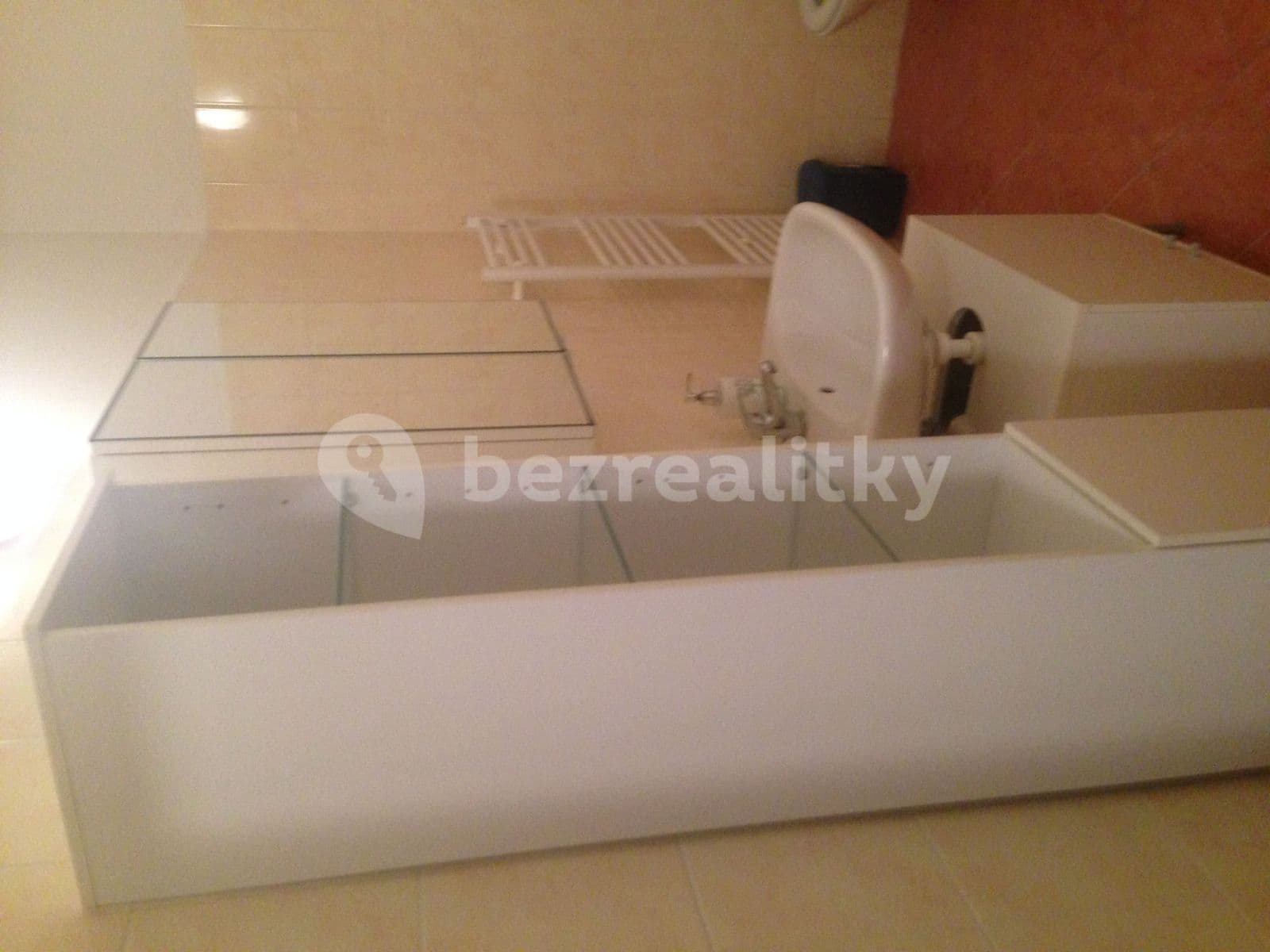 Prenájom bytu 2-izbový 60 m², M. R. Štefánika, Most pri Bratislave, Bratislavský kraj Prenájom bytu 2-izbový 60 m², M. R. Štefánika, Most pri Bratislave, Bratislavský kraj