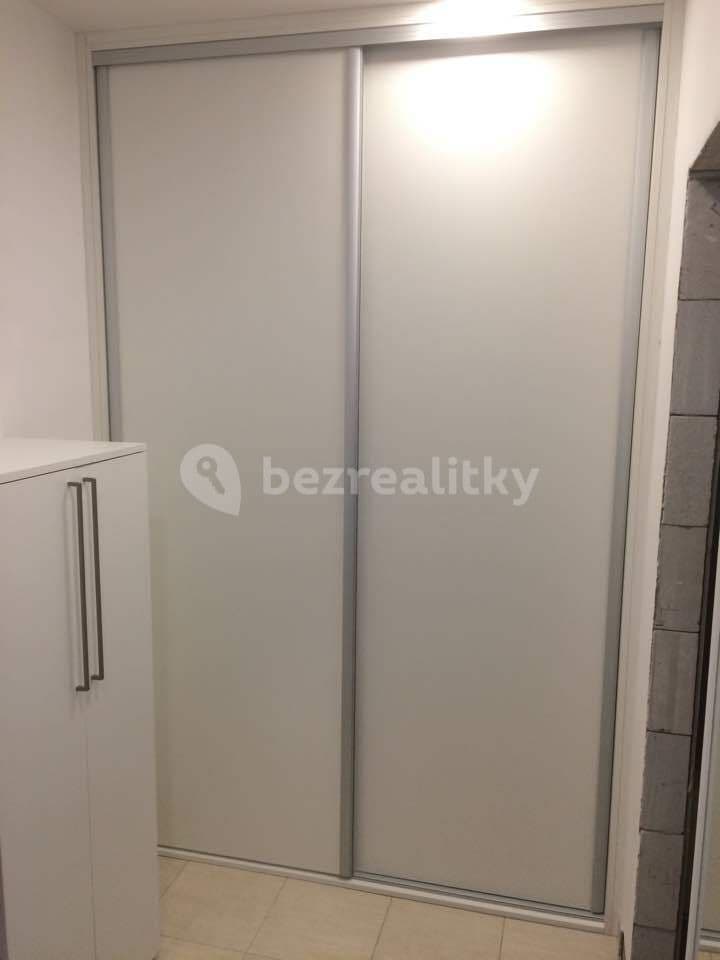 Prenájom bytu 1-izbový 35 m², V Úžlabině, Praha, Praha Prenájom bytu 1-izbový 35 m², V Úžlabině, Praha, Praha
