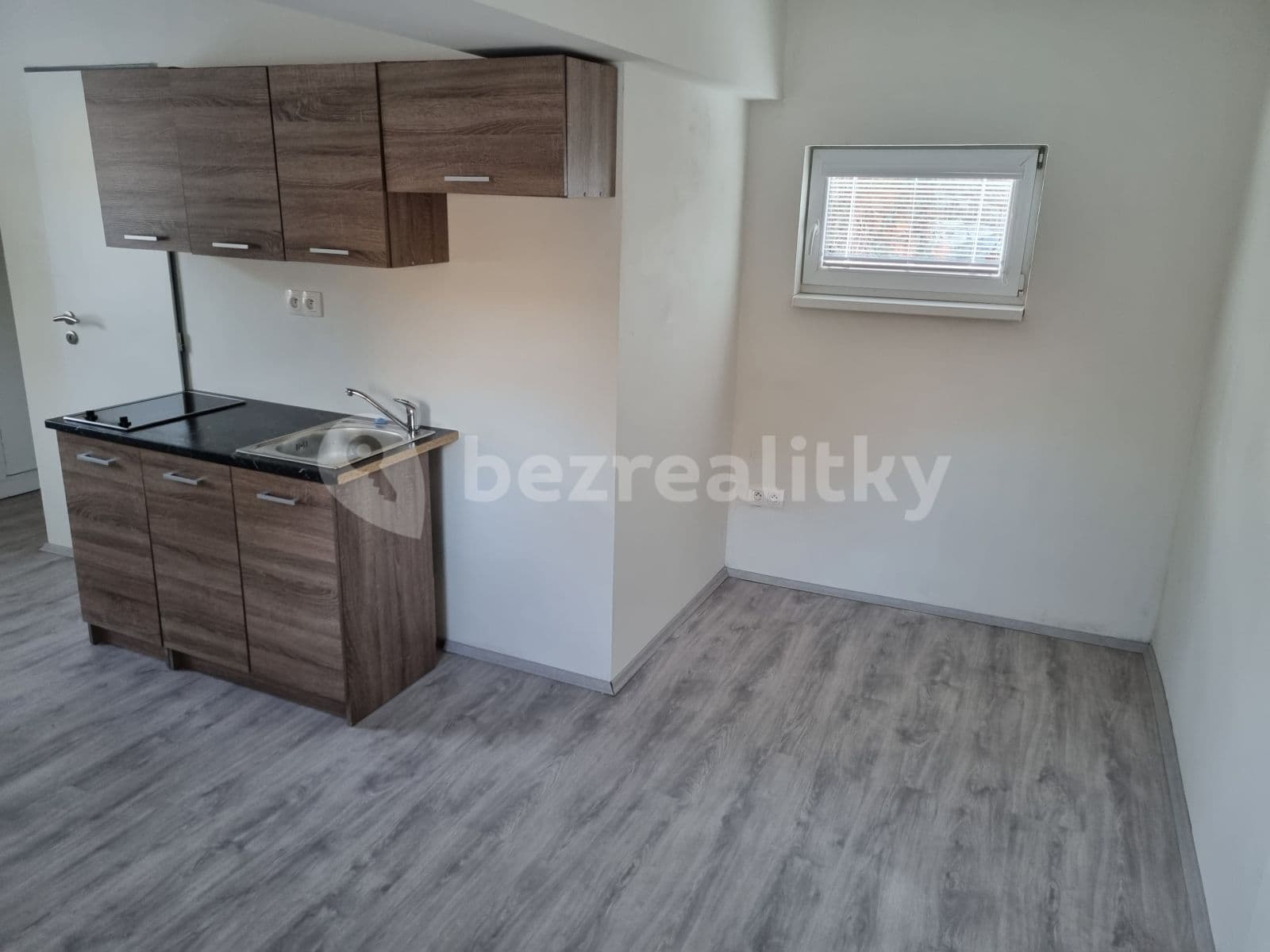 Prenájom bytu 1-izbový 31 m², Brandýská, Praha, Praha Prenájom bytu 1-izbový 31 m², Brandýská, Praha, Praha