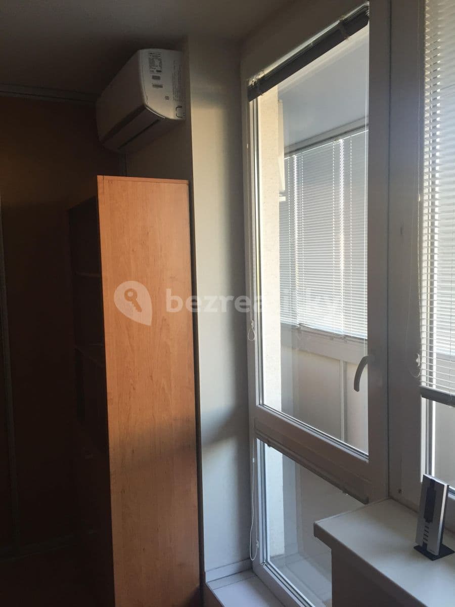 Prenájom bytu 2-izbový 55 m², Tomášikova, Ružinov, Bratislavský kraj Prenájom bytu 2-izbový 55 m², Tomášikova, Ružinov, Bratislavský kraj