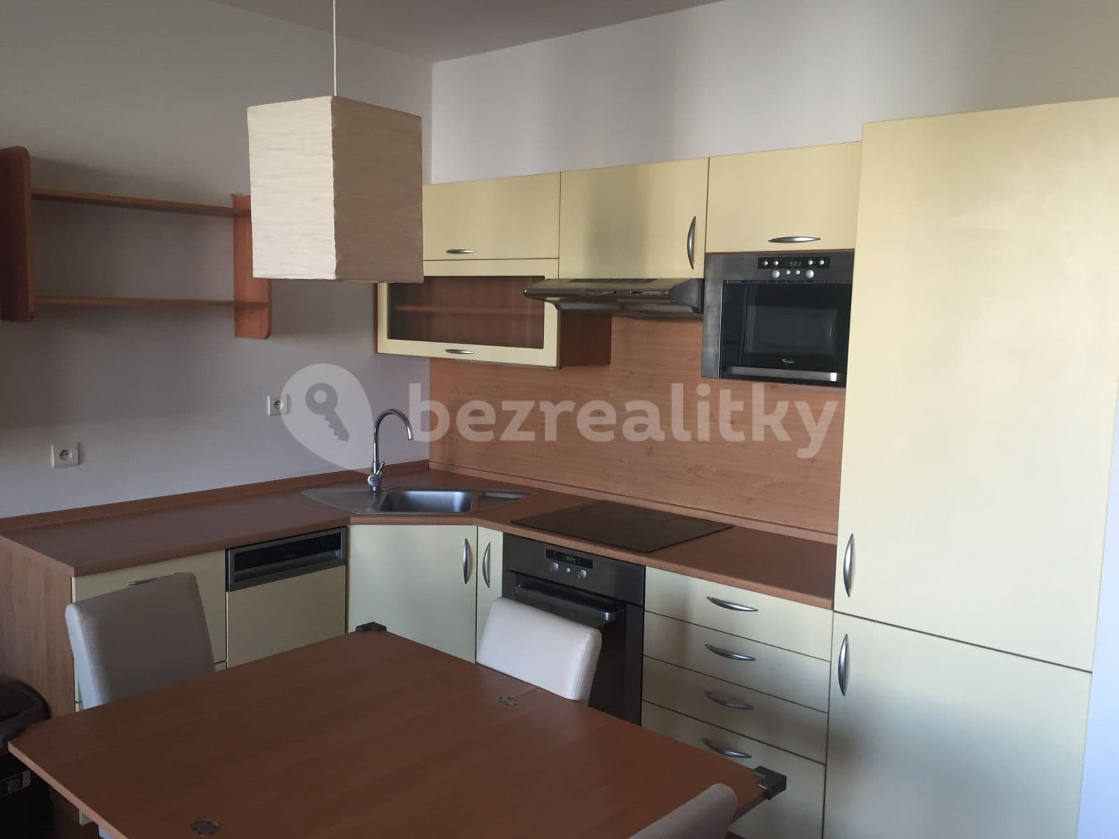 Prenájom bytu 2-izbový 55 m², Tomášikova, Ružinov, Bratislavský kraj Prenájom bytu 2-izbový 55 m², Tomášikova, Ružinov, Bratislavský kraj