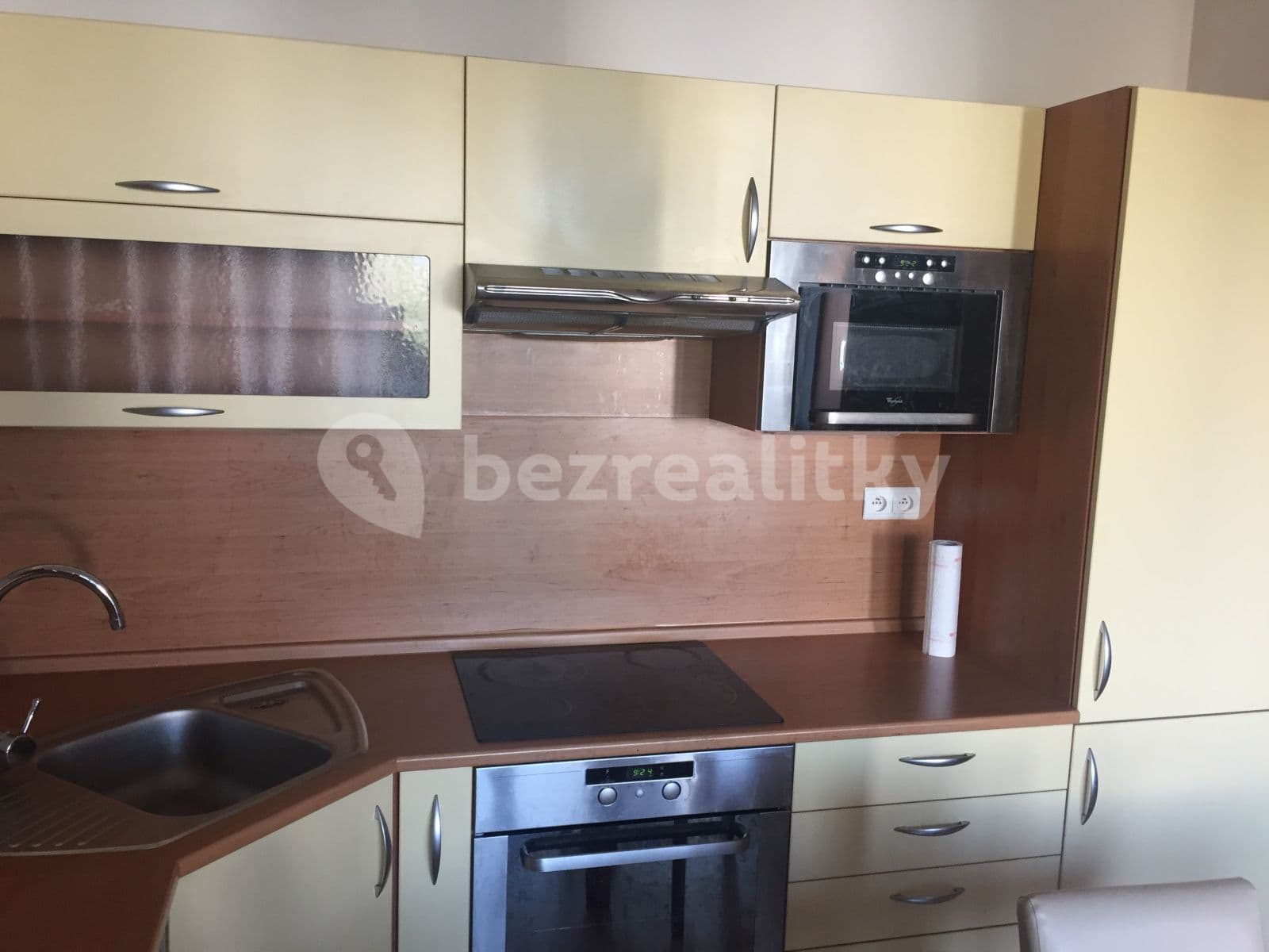 Prenájom bytu 2-izbový 55 m², Tomášikova, Ružinov, Bratislavský kraj Prenájom bytu 2-izbový 55 m², Tomášikova, Ružinov, Bratislavský kraj