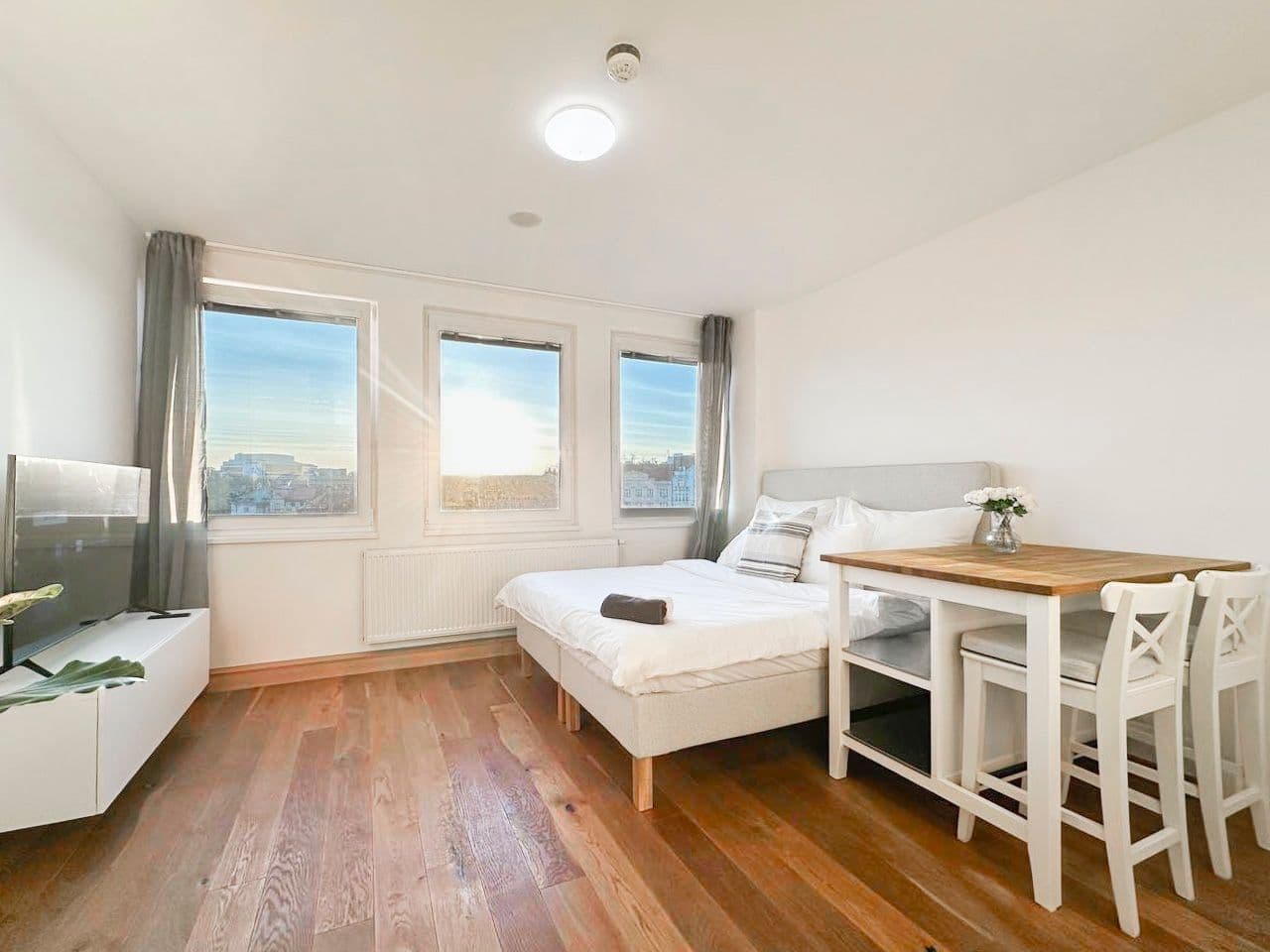 Prenájom bytu 1-izbový 27 m², Perucká, Praha, Praha Prenájom bytu 1-izbový 27 m², Perucká, Praha, Praha