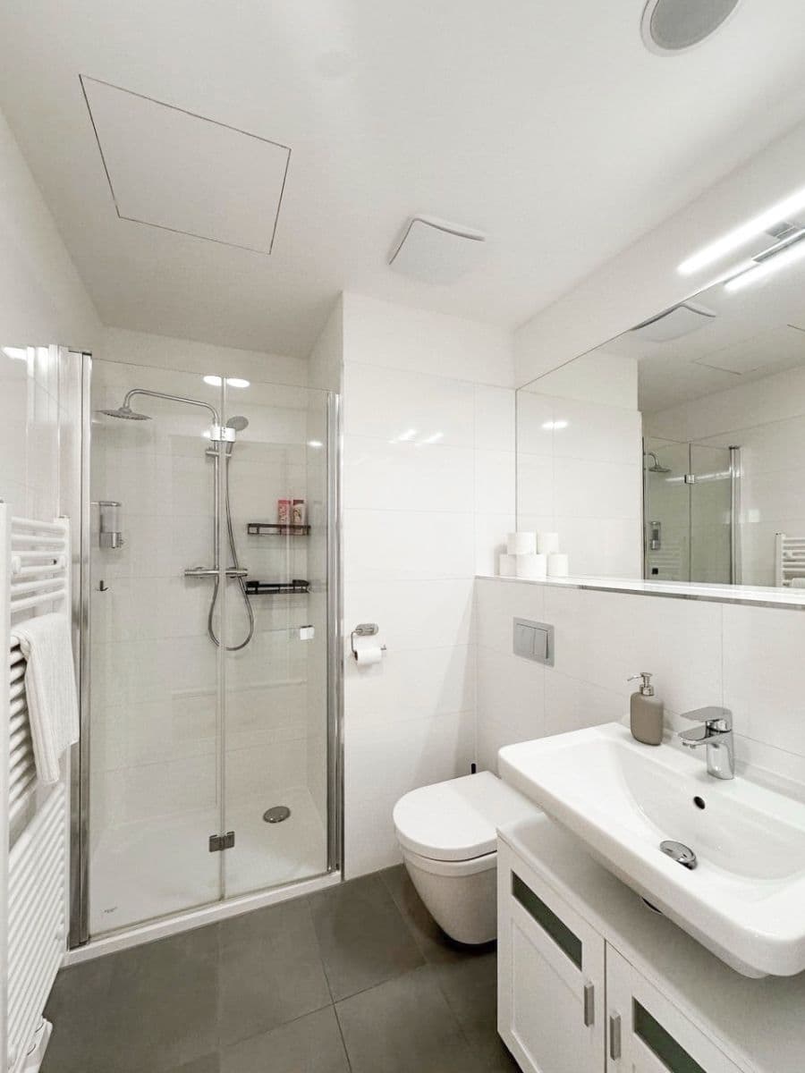 Prenájom bytu 1-izbový 27 m², Perucká, Praha, Praha Prenájom bytu 1-izbový 27 m², Perucká, Praha, Praha