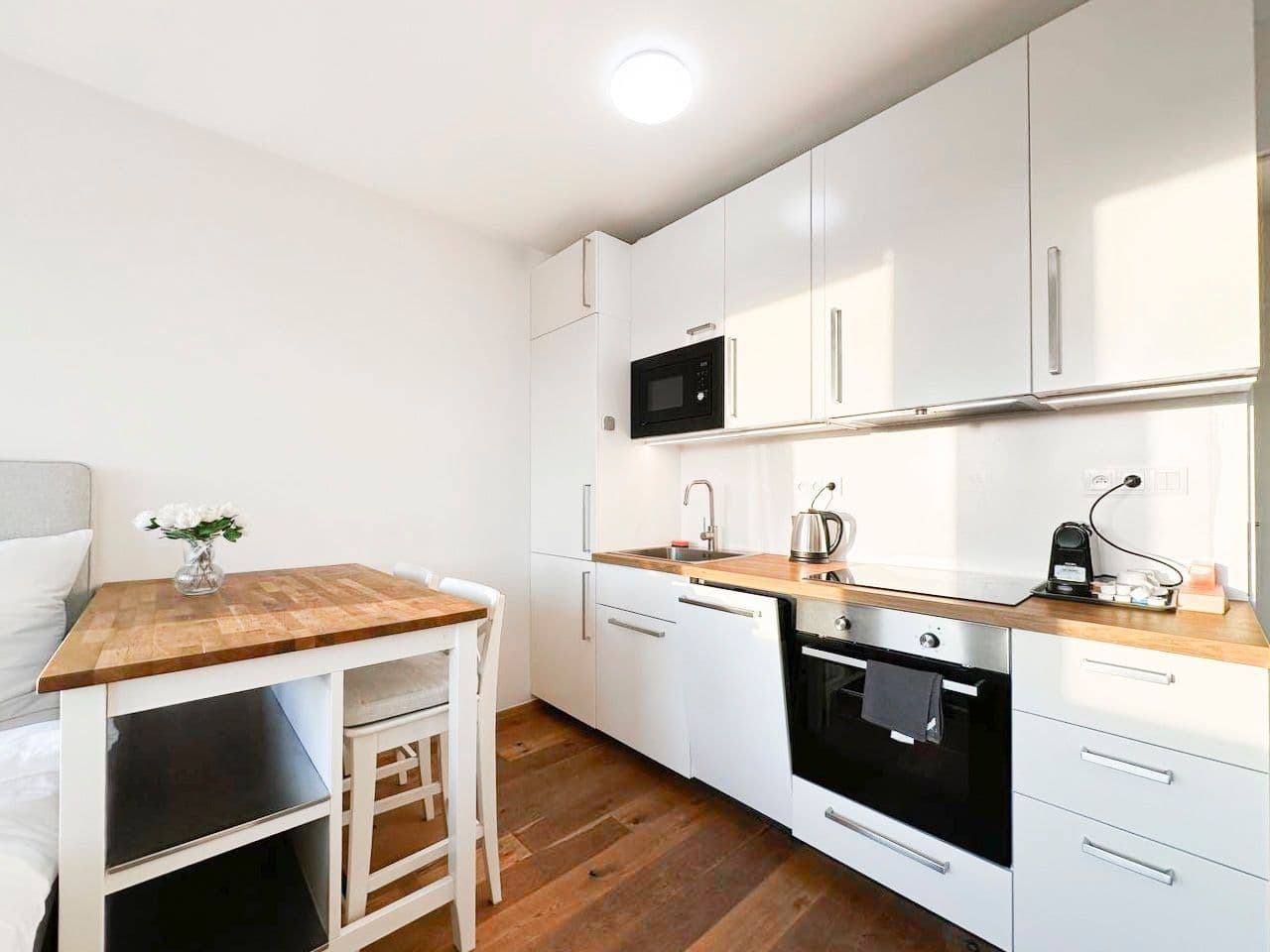 Prenájom bytu 1-izbový 27 m², Perucká, Praha, Praha Prenájom bytu 1-izbový 27 m², Perucká, Praha, Praha