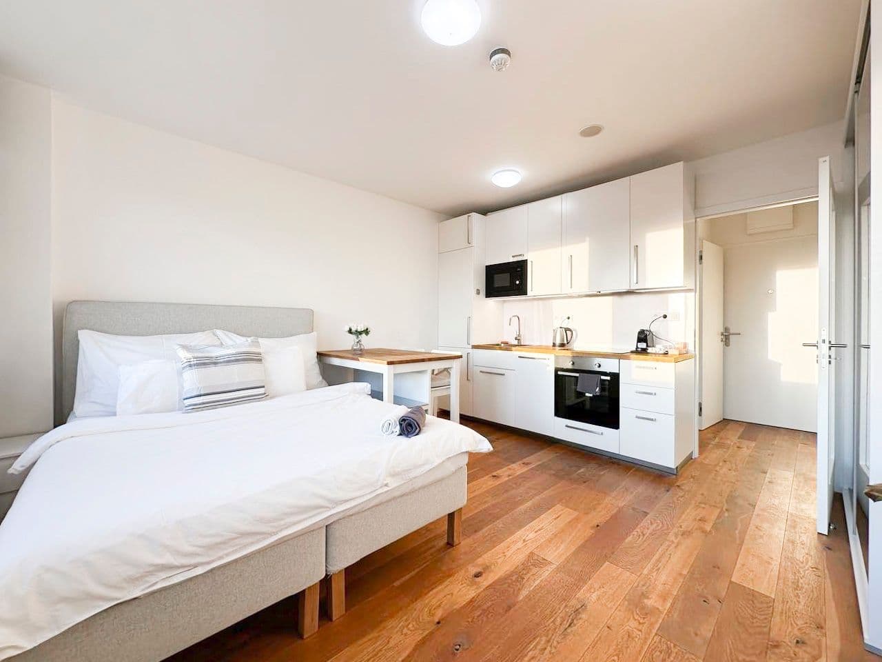 Prenájom bytu 1-izbový 27 m², Perucká, Praha, Praha Prenájom bytu 1-izbový 27 m², Perucká, Praha, Praha