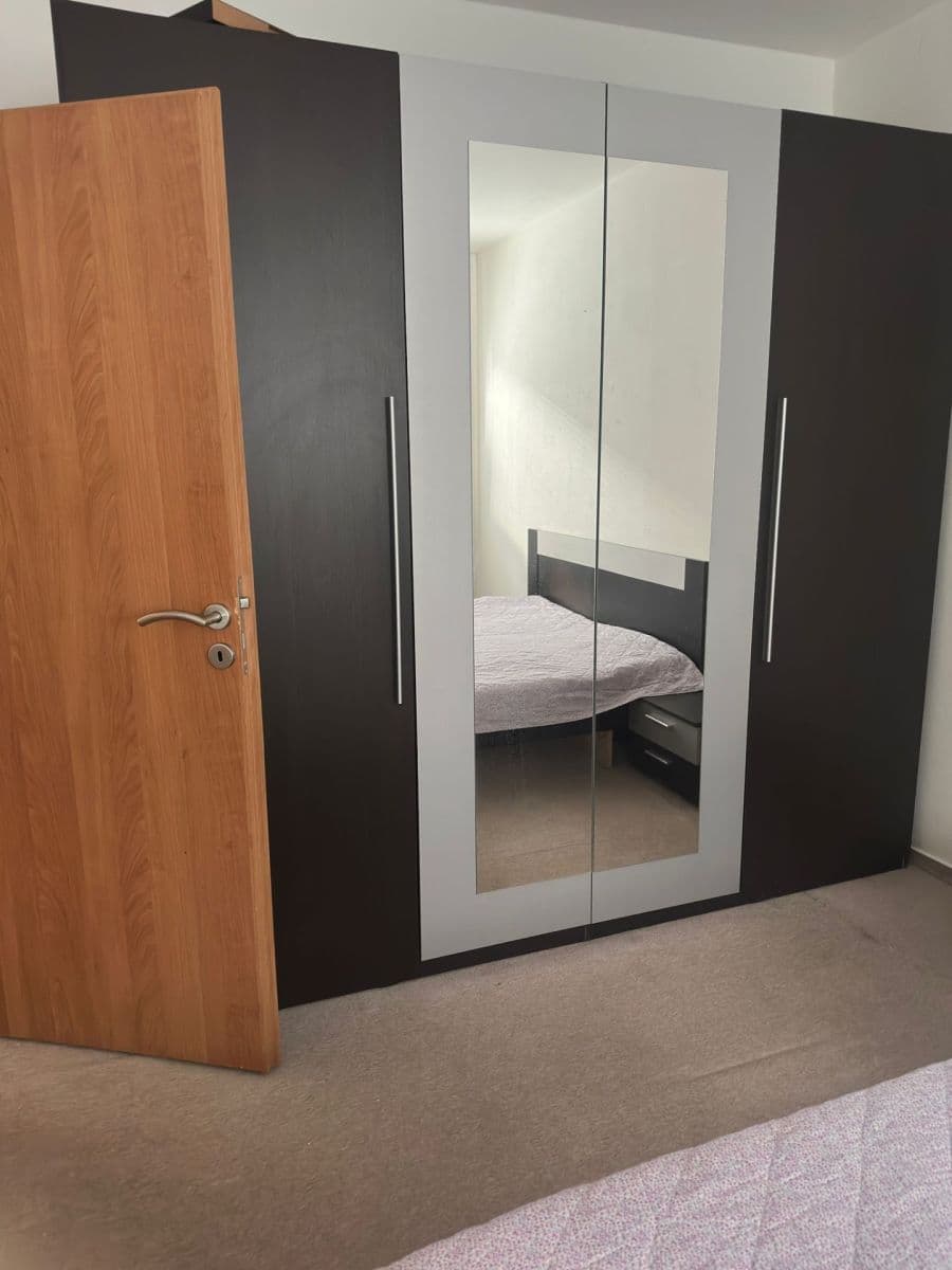 Prenájom bytu 3-izbový 64 m², Letovská, Praha, Praha Prenájom bytu 3-izbový 64 m², Letovská, Praha, Praha