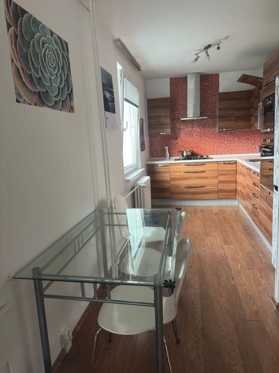 Prenájom bytu 3-izbový 64 m², Letovská, Praha, Praha Prenájom bytu 3-izbový 64 m², Letovská, Praha, Praha