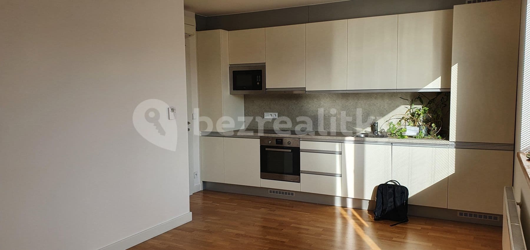 Prenájom bytu 2-izbový 70 m², Drahobejlova, Praha, Praha Prenájom bytu 2-izbový 70 m², Drahobejlova, Praha, Praha