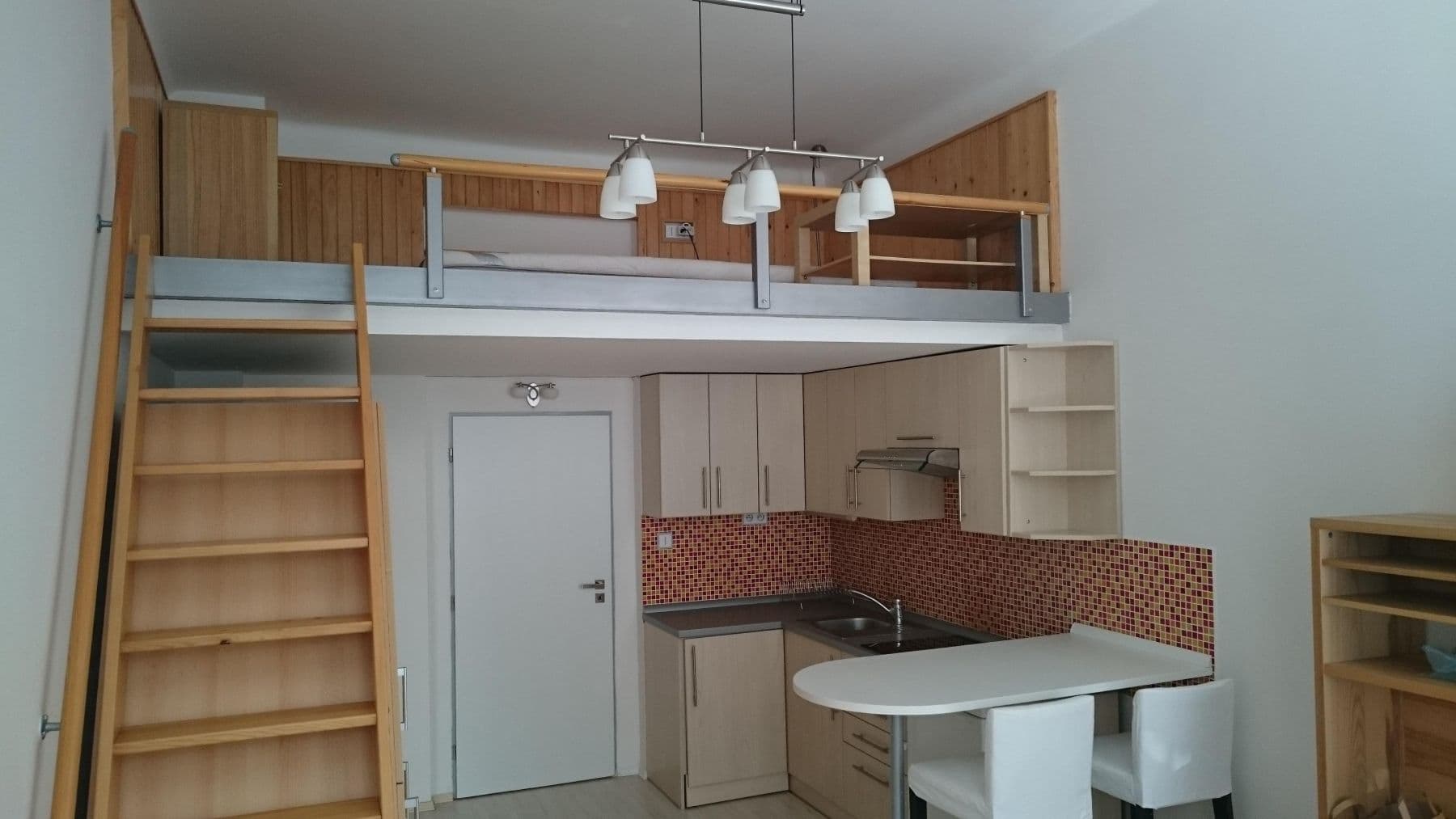 Prenájom bytu 1-izbový 26 m², Čelakovského, Plzeň, Plzeňský kraj Prenájom bytu 1-izbový 26 m², Čelakovského, Plzeň, Plzeňský kraj