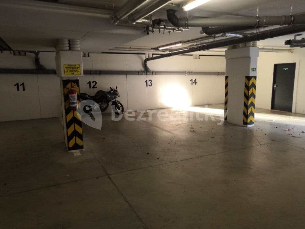 Prenájom garáže 15 m², Mrštíkova, Praha, Praha Prenájom garáže 15 m², Mrštíkova, Praha, Praha