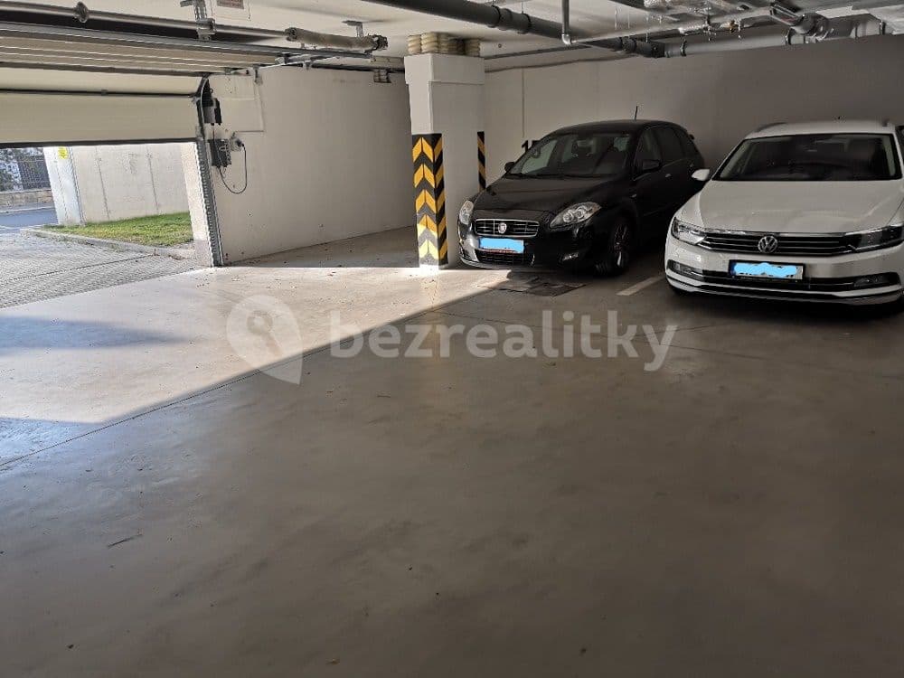 Prenájom garáže 15 m², Mrštíkova, Praha, Praha Prenájom garáže 15 m², Mrštíkova, Praha, Praha
