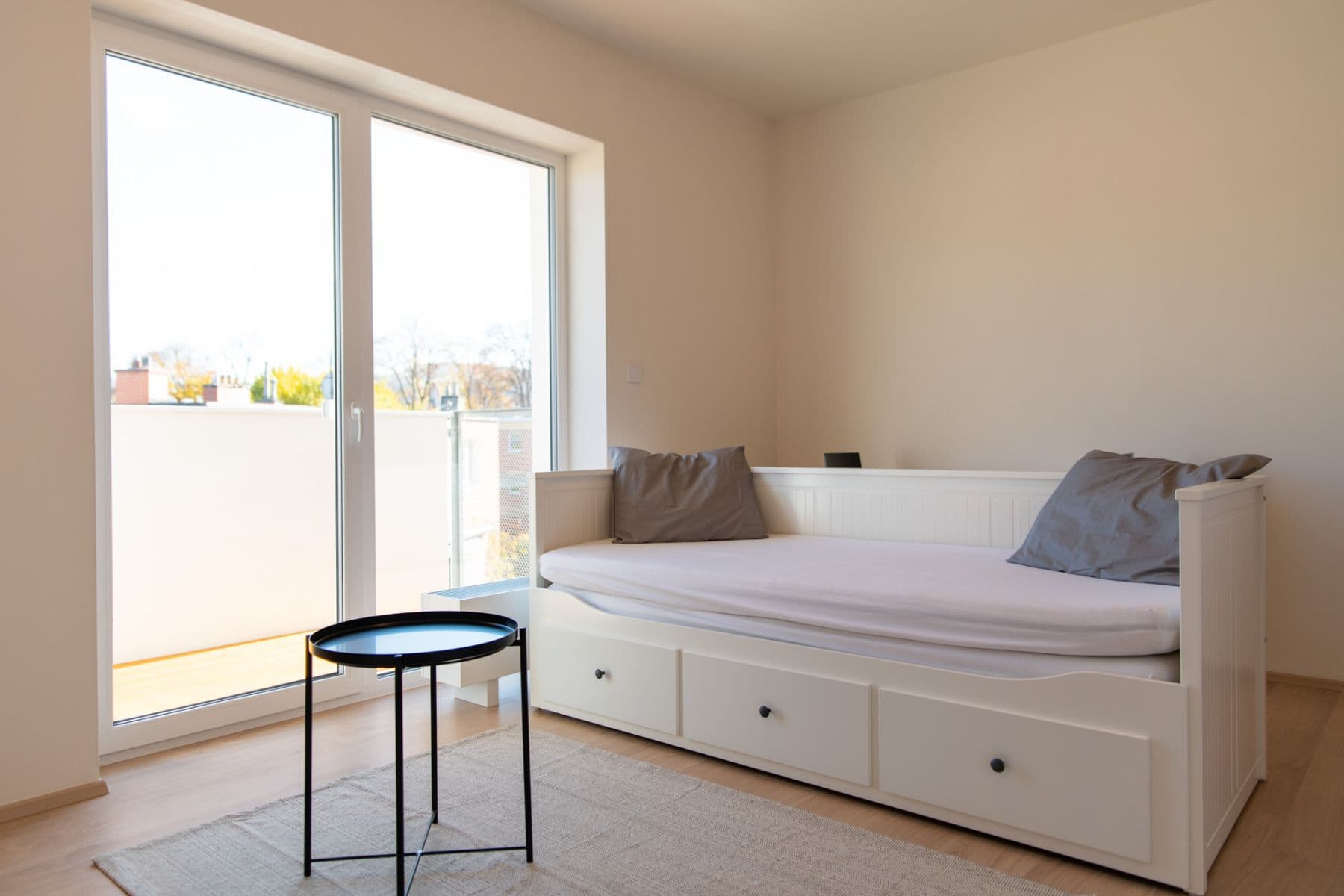 Prenájom bytu 1-izbový 30 m², Zálešná II, Zlín, Zlínský kraj Prenájom bytu 1-izbový 30 m², Zálešná II, Zlín, Zlínský kraj