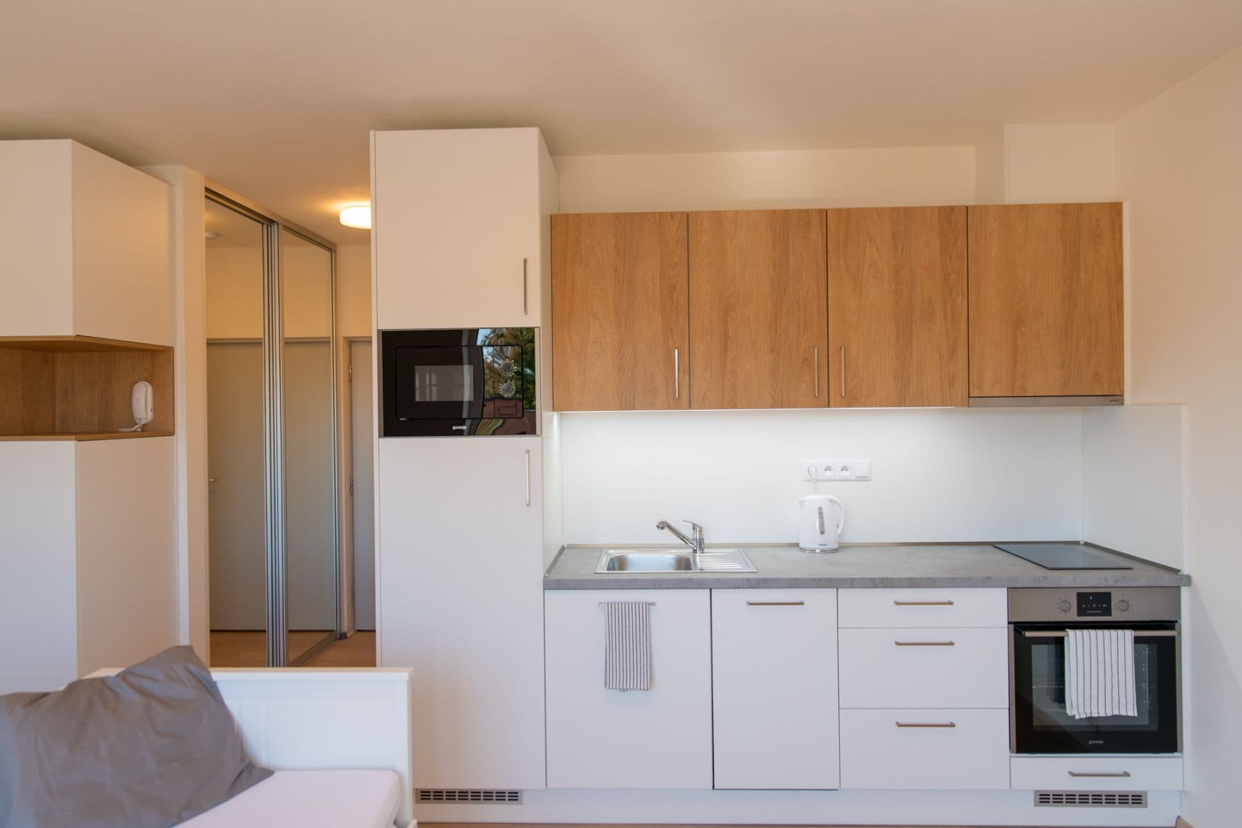 Prenájom bytu 1-izbový 30 m², Zálešná II, Zlín, Zlínský kraj Prenájom bytu 1-izbový 30 m², Zálešná II, Zlín, Zlínský kraj
