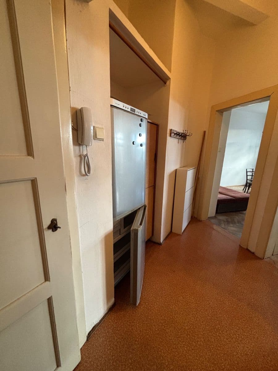 Prenájom bytu 1-izbový 40 m², Pod Lázní, Praha, Praha Prenájom bytu 1-izbový 40 m², Pod Lázní, Praha, Praha