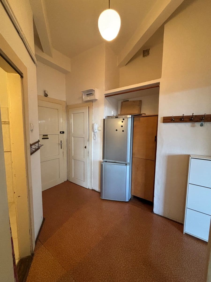 Prenájom bytu 1-izbový 40 m², Pod Lázní, Praha, Praha Prenájom bytu 1-izbový 40 m², Pod Lázní, Praha, Praha