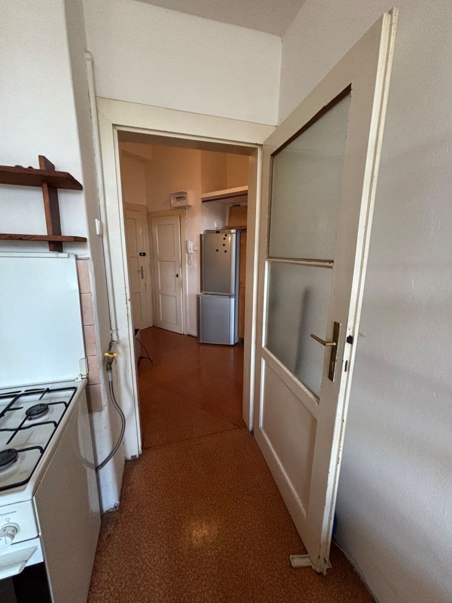 Prenájom bytu 1-izbový 40 m², Pod Lázní, Praha, Praha Prenájom bytu 1-izbový 40 m², Pod Lázní, Praha, Praha