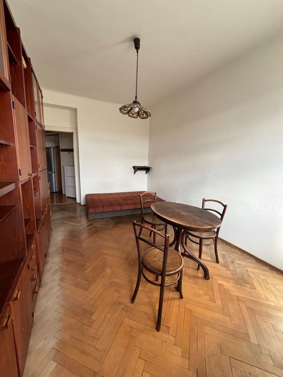 Prenájom bytu 1-izbový 40 m², Pod Lázní, Praha, Praha Prenájom bytu 1-izbový 40 m², Pod Lázní, Praha, Praha