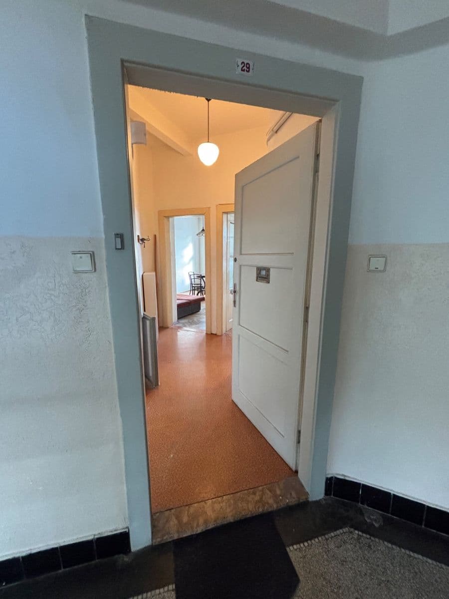 Prenájom bytu 1-izbový 40 m², Pod Lázní, Praha, Praha Prenájom bytu 1-izbový 40 m², Pod Lázní, Praha, Praha