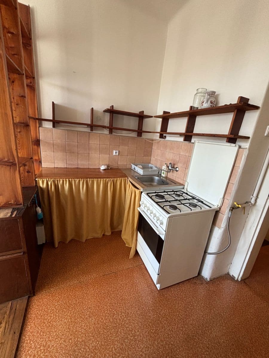 Prenájom bytu 1-izbový 40 m², Pod Lázní, Praha, Praha Prenájom bytu 1-izbový 40 m², Pod Lázní, Praha, Praha