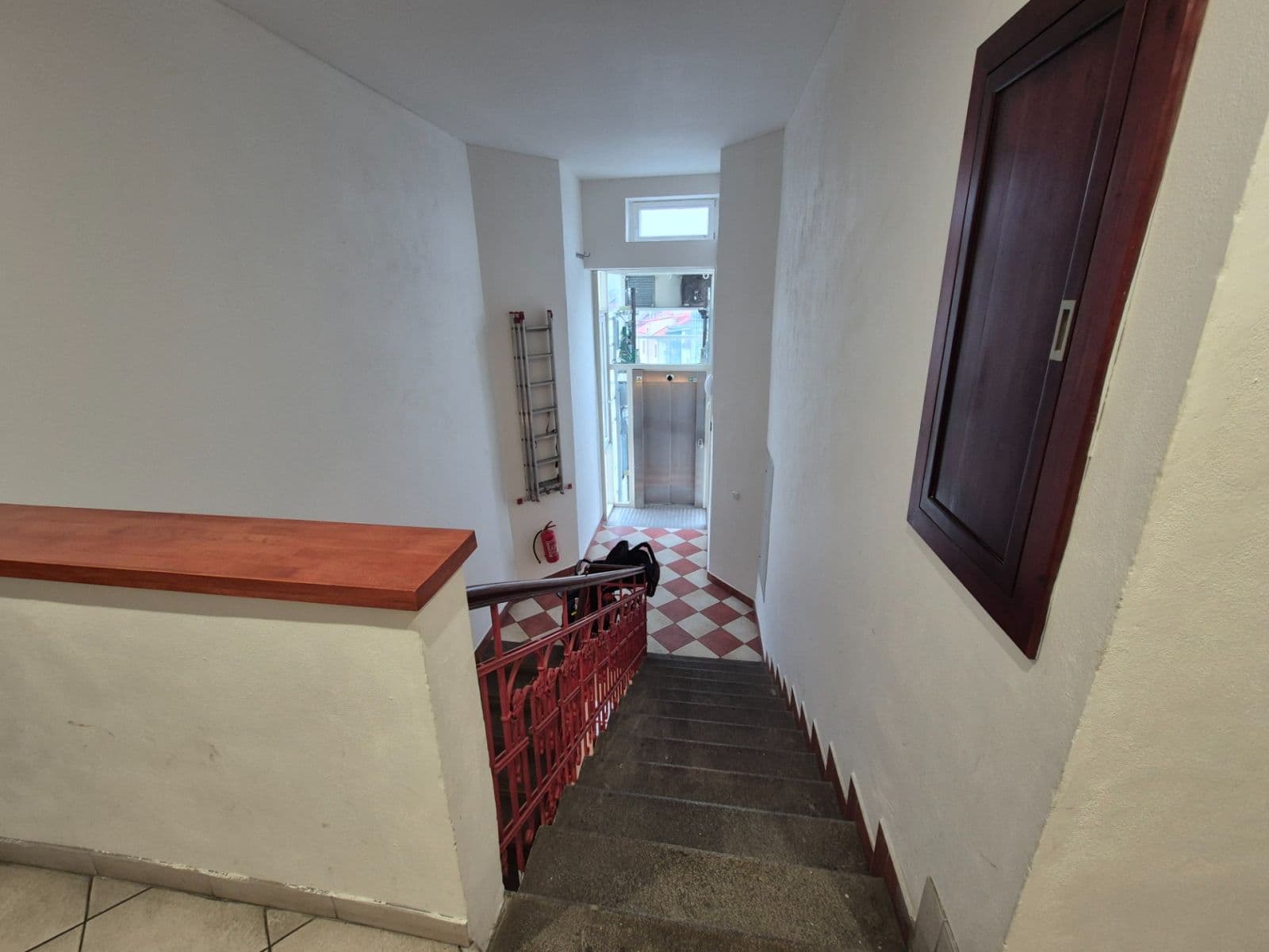 Prenájom bytu 1-izbový 30 m², Tolstého, Praha, Praha Prenájom bytu 1-izbový 30 m², Tolstého, Praha, Praha