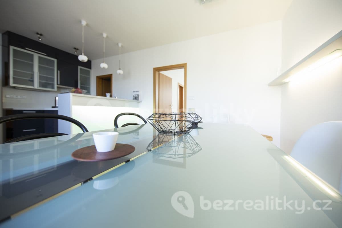 Prenájom bytu 2-izbový 56 m², Karlovarská, Praha, Praha Prenájom bytu 2-izbový 56 m², Karlovarská, Praha, Praha