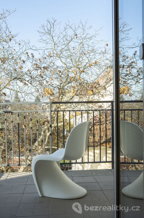 Prenájom bytu 2-izbový 56 m², Karlovarská, Praha, Praha Prenájom bytu 2-izbový 56 m², Karlovarská, Praha, Praha