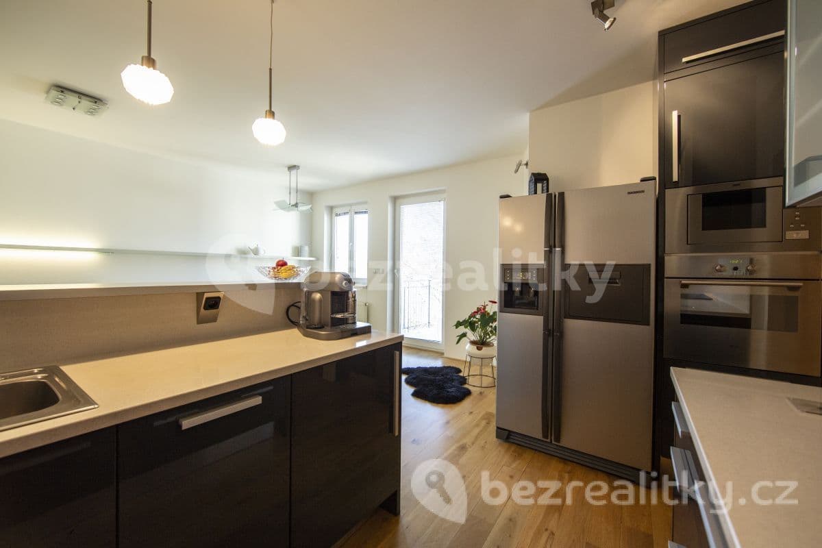 Prenájom bytu 2-izbový 56 m², Karlovarská, Praha, Praha Prenájom bytu 2-izbový 56 m², Karlovarská, Praha, Praha