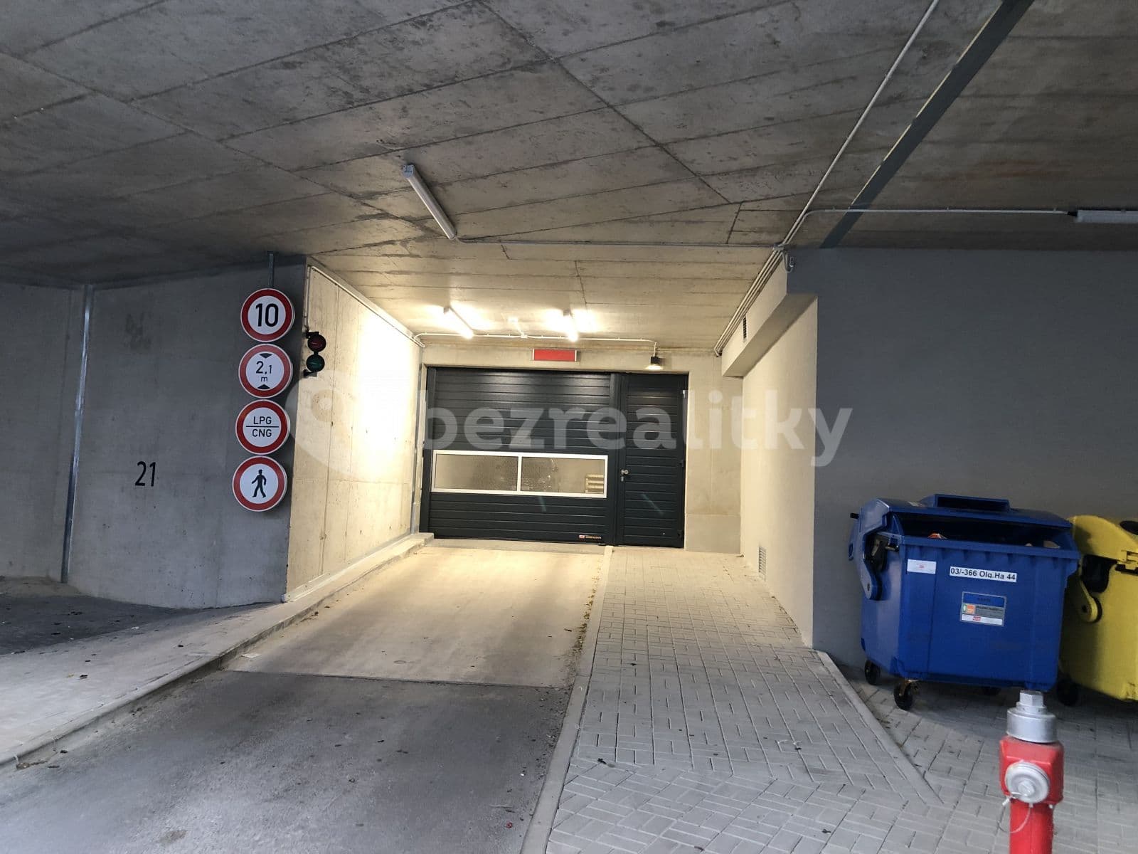 Prenájom garáže 18 m², Olgy Havlové, Praha, Praha Prenájom garáže 18 m², Olgy Havlové, Praha, Praha