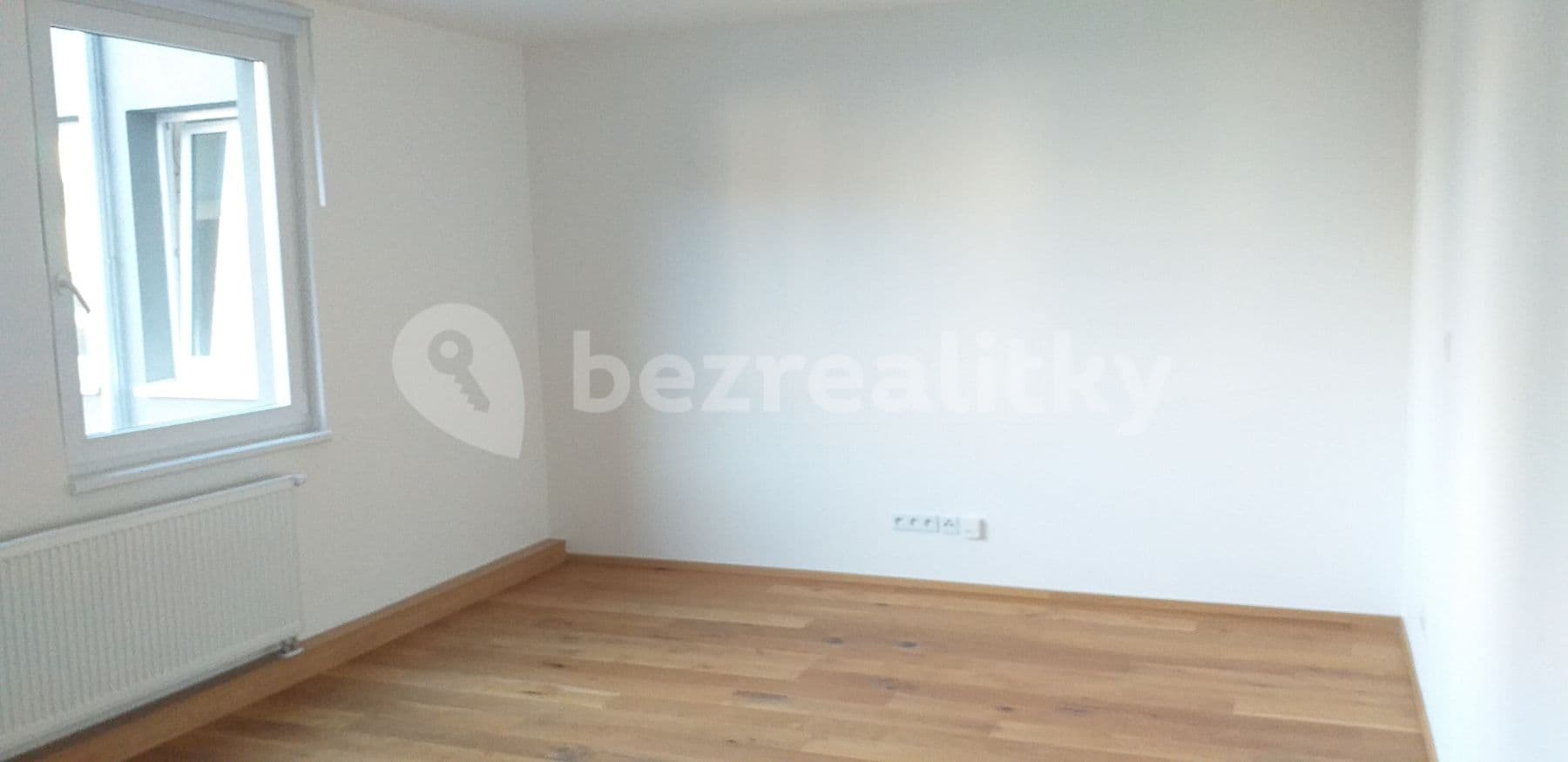 Prenájom bytu 1-izbový 30 m², Perucká, Praha, Praha Prenájom bytu 1-izbový 30 m², Perucká, Praha, Praha