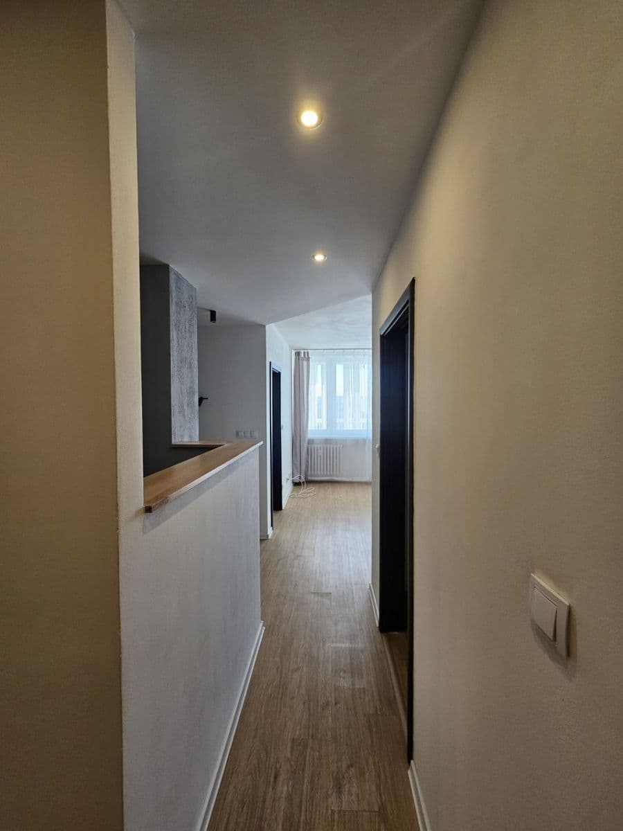 Prenájom bytu 3-izbový 56 m², Katovická, Praha, Praha Prenájom bytu 3-izbový 56 m², Katovická, Praha, Praha