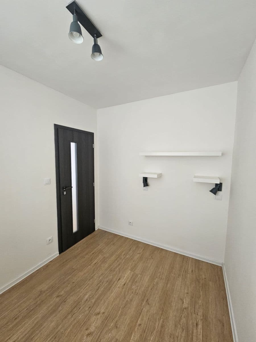 Prenájom bytu 3-izbový 56 m², Katovická, Praha, Praha Prenájom bytu 3-izbový 56 m², Katovická, Praha, Praha