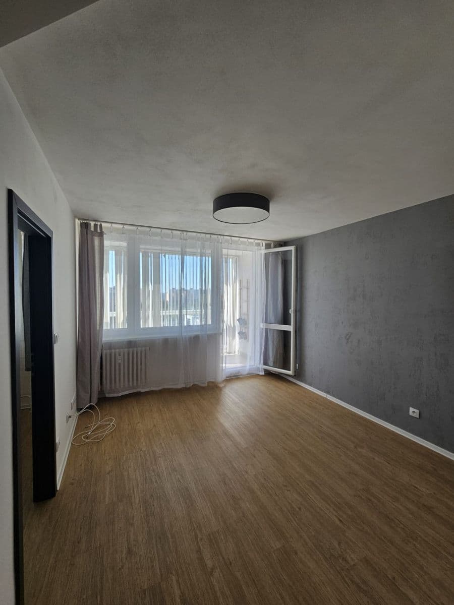 Prenájom bytu 3-izbový 56 m², Katovická, Praha, Praha Prenájom bytu 3-izbový 56 m², Katovická, Praha, Praha
