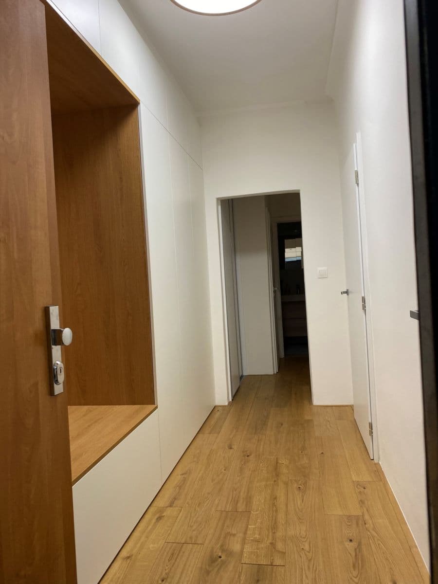 Prenájom bytu 2-izbový 43 m², Solivarská, Ružinov, Bratislavský kraj Prenájom bytu 2-izbový 43 m², Solivarská, Ružinov, Bratislavský kraj