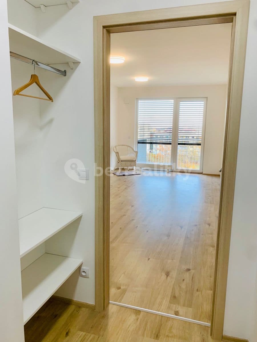 Prenájom bytu 1-izbový 35 m², Jurkovičova, Praha, Praha Prenájom bytu 1-izbový 35 m², Jurkovičova, Praha, Praha