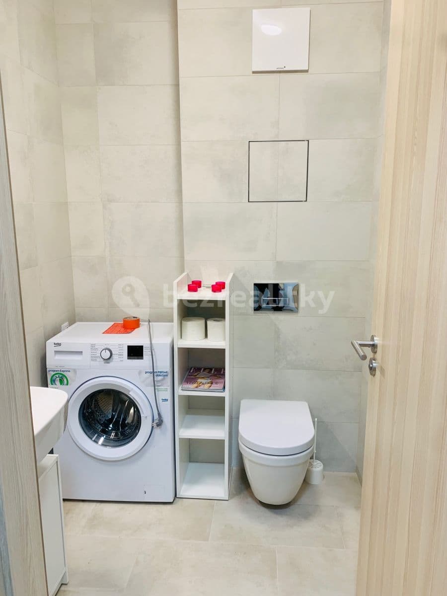 Prenájom bytu 1-izbový 35 m², Jurkovičova, Praha, Praha Prenájom bytu 1-izbový 35 m², Jurkovičova, Praha, Praha