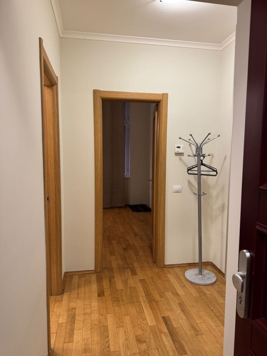 Prenájom bytu 2-izbový 55 m², Rumunská, Praha, Praha Prenájom bytu 2-izbový 55 m², Rumunská, Praha, Praha