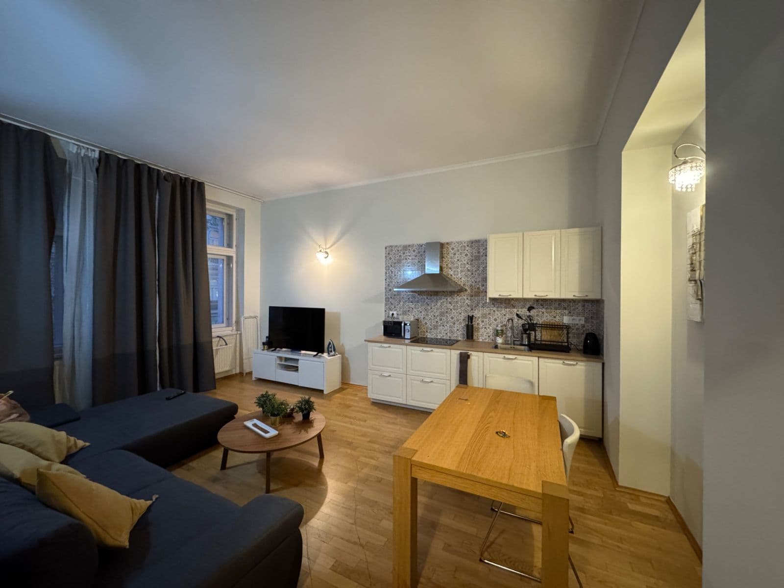 Prenájom bytu 2-izbový 55 m², Rumunská, Praha, Praha Prenájom bytu 2-izbový 55 m², Rumunská, Praha, Praha