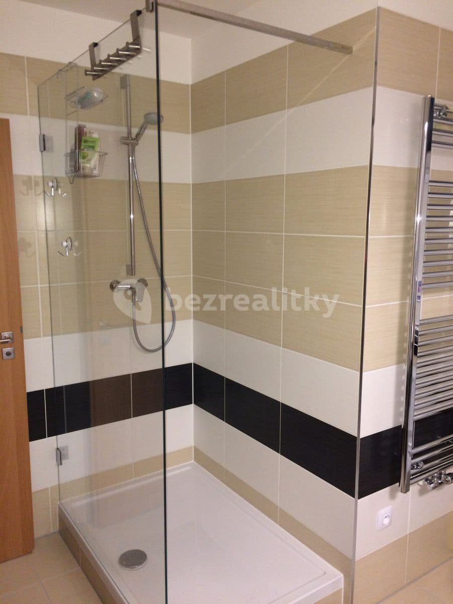 Prenájom bytu 2-izbový 73 m², U Roháčových kasáren, Praha, Praha Prenájom bytu 2-izbový 73 m², U Roháčových kasáren, Praha, Praha