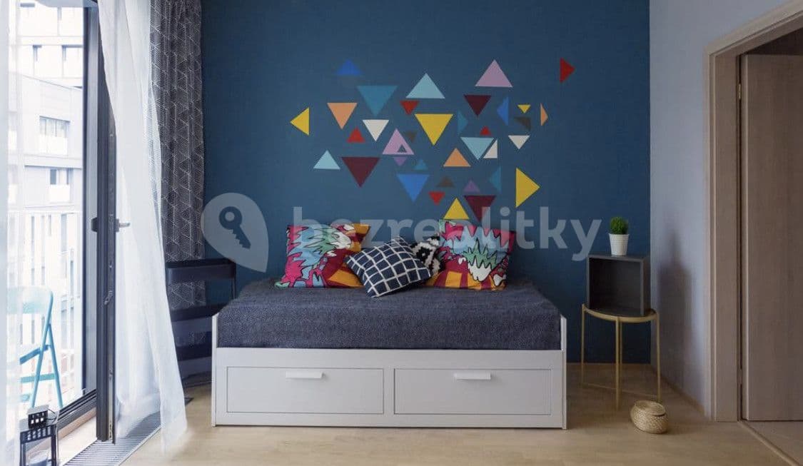 Prenájom bytu 1-izbový 35 m², Olšanská, Praha, Praha Prenájom bytu 1-izbový 35 m², Olšanská, Praha, Praha